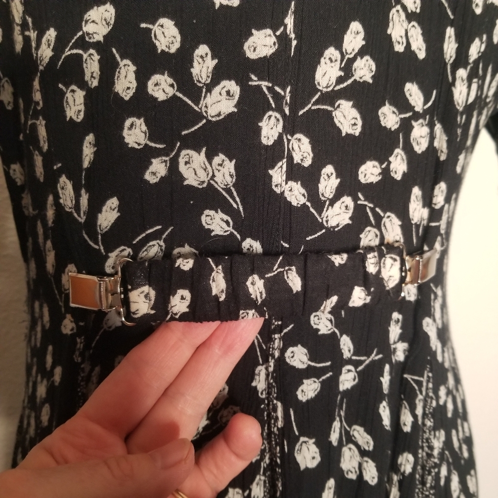 Nostalgia vintage crinkle rayon broomstick midi dress black white rosebuds - Picture 6 of 12